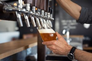 Lee más sobre el artículo DESCUBRE LOS 7 MEJORES FESTIVALES DE CERVEZA ARTESANAL EN ESPAÑA